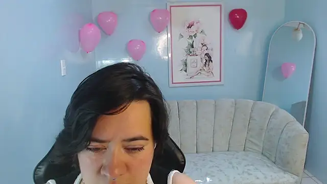 Snapshot of samythomas_t chatting on February 21, 7:59 pm samythomas t online show from February 21, 7:59 pm