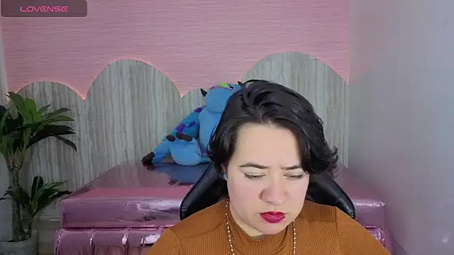 Snapshot of samythomas_t chatting on February 27, 7:36 pm samythomas t online show from February 27, 7:36 pm