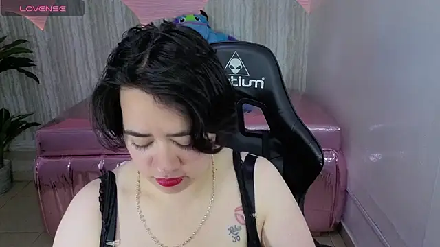 Snapshot of samythomas_t chatting on February 28, 7:48 pm samythomas t online show from February 28, 7:48 pm