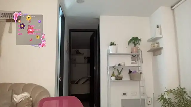 Snapshot of isa_fox_23 chatting on March 4, 12:49 am isa fox 23 online show from March 4, 12:49 am