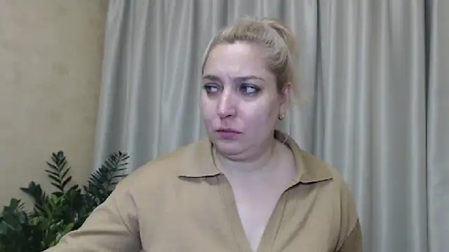 sweetpussy13 online show from December 11, 7:31 am