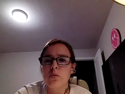 Snapshot of redremmi chatting on February 1, 11:03 pm redremmi online show from February 1, 11:03 pm