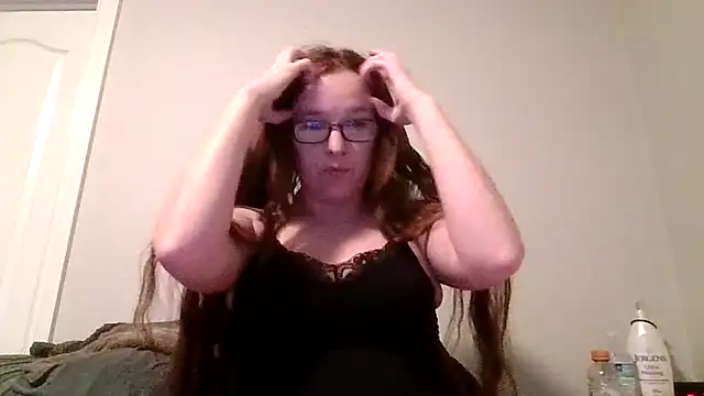 Snapshot of redremmi chatting on February 19, 11:23 pm redremmi online show from February 19, 11:23 pm