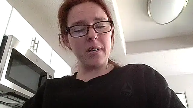 Snapshot of redremmi chatting on February 28, 4:30 pm redremmi online show from February 28, 4:30 pm