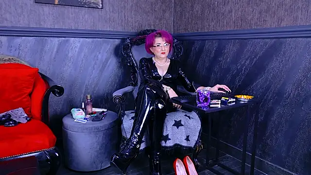 IsabelaConte online show from March 29, 7:14 pm