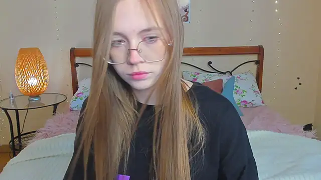 Snapshot of miya_soft chatting on June 6, 1:43 am miya soft online show from June 6, 1:43 am