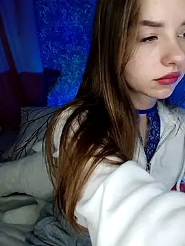 BitterPeach online show from February 1, 4:16 pm