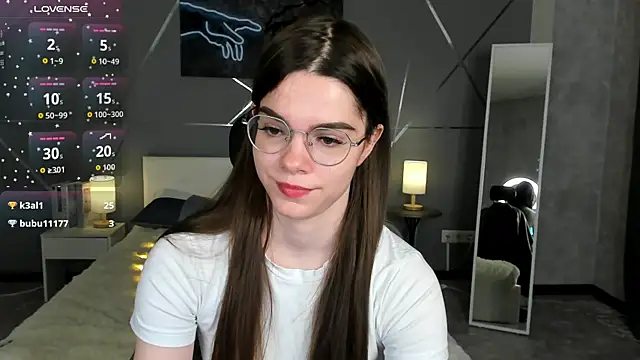 miss  evelyne online show from December 22, 1:35 am