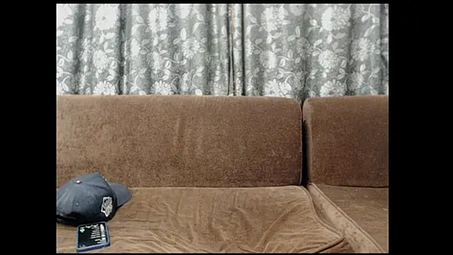 sam hotttt  online show from March 27, 3:45 am