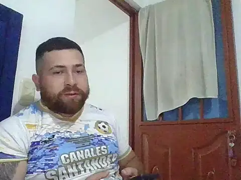 Snapshot of hammerwhite01 chatting on January 7, 1:02 pm hammerwhite01 online show from January 7, 1:02 pm