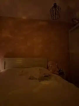 SilkyMira online show from March 12, 8:15 pm