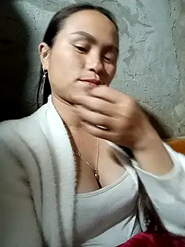 ngaytho004 online show from March 4, 2:45 pm