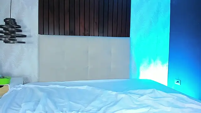 Snapshot of Neill_Lorde chatting on February 13, 8:16 pm Neill Lorde online show from February 13, 8:16 pm