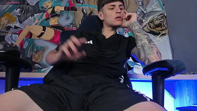 Snapshot of Neill_Lorde chatting on February 19, 8:27 pm Neill Lorde online show from February 19, 8:27 pm