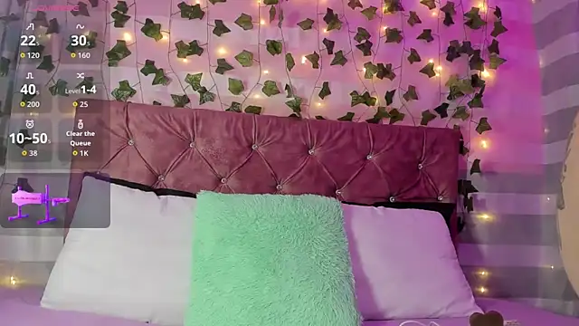 Ayla-marttinez online show from May 21, 1:56 am