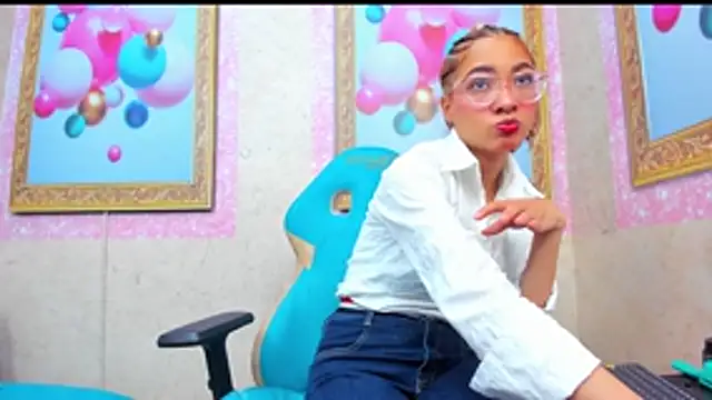 Jadde Greyy  online show from March 26, 12:00 pm