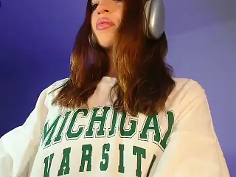 alina lee online show from February 1, 3:05 am