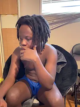 YourLittleBoyfriend online show from December 13, 7:53 pm