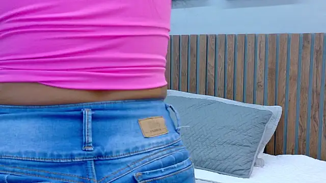 Mia Bellefort online show from February 20, 8:09 pm