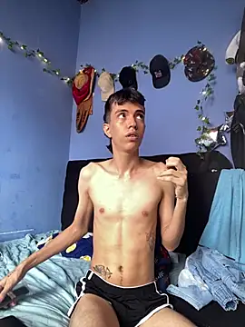 Juan Gomezz26 online show from March 17, 8:34 pm