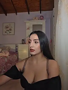 Snapshot of Esmeralda_Rossi chatting on February 20, 9:37 pm Esmeralda Rossi online show from February 20, 9:37 pm