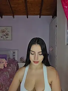 Snapshot of Esmeralda_Rossi chatting on February 24, 10:08 pm Esmeralda Rossi online show from February 24, 10:08 pm