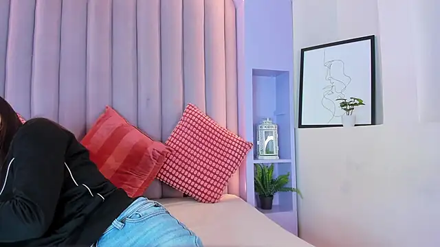 Miia Anderson online show from February 24, 11:30 am