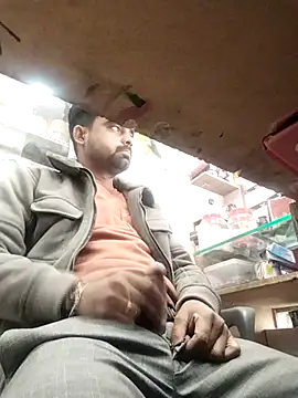 Snapshot of mohit08desi chatting on February 1, 9:52 am mohit08desi online show from February 1, 9:52 am
