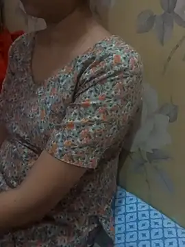 Snapshot of guddi_Jaaneman chatting on July 7, 6:05 am guddi Jaaneman online show from July 7, 6:05 am