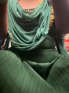 Snapshot of cute_mahi001 chatting on June 15, 1:57 pm cute mahi001 online show from June 15, 1:57 pm