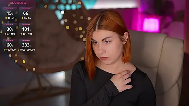 GingerPinky online show from March 4, 8:04 pm