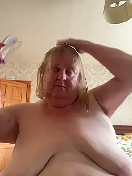 Curvy-Irish-CrystalX online show from April 19, 12:48 pm