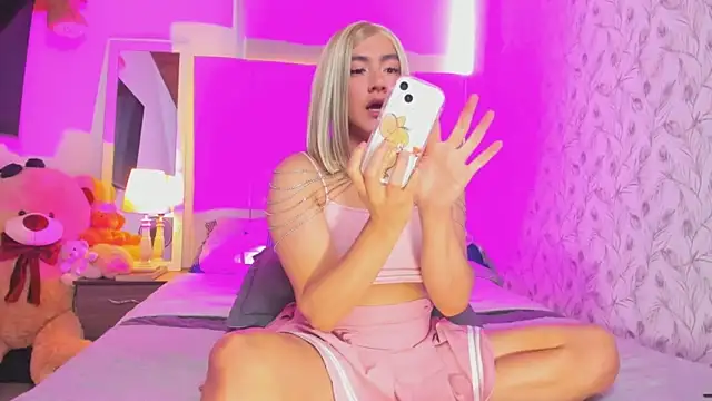 TaylorSweetI online show from February 15, 6:59 pm