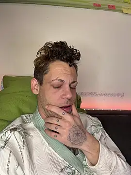 Robbigcum online show from January 18, 9:02 am