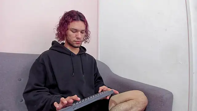 TAYSON SCOTT online show from February 17, 1:07 pm