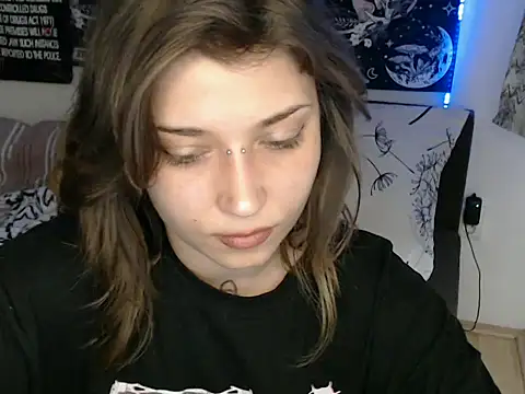 AlienforTwenty online show from February 14, 10:23 am