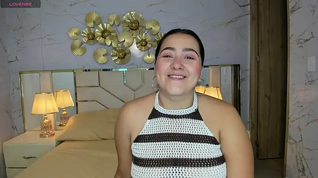 Snapshot of beautifulgirl4u_ chatting on April 24, 11:51 pm beautifulgirl4u online show from April 24, 11:51 pm