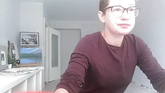 Snapshot of Alice_newhome chatting on June 18, 10:19 am Alice newhome online show from June 18, 10:19 am