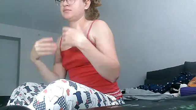 Snapshot of Alice_newhome chatting on June 29, 8:20 am Alice newhome online show from June 29, 8:20 am