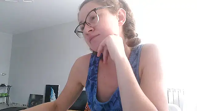Snapshot of Alice_newhome chatting on July 15, 9:25 am Alice newhome online show from July 15, 9:25 am