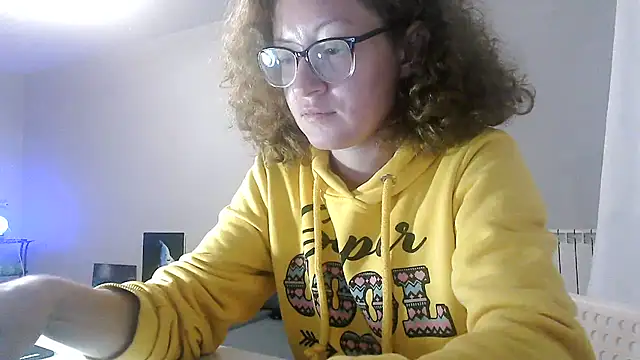 Snapshot of Alice_newhome chatting on July 17, 6:35 pm Alice newhome online show from July 17, 6:35 pm