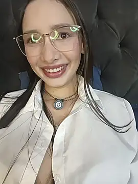 evangelineroos online show from March 26, 1:28 pm