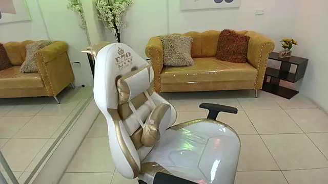 Carolina cherry online show from April 10, 12:43 pm