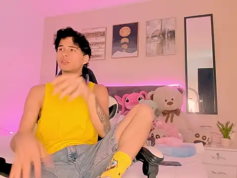 Snapshot of back_thomson chatting on February 22, 7:23 pm back thomson online show from February 22, 7:23 pm