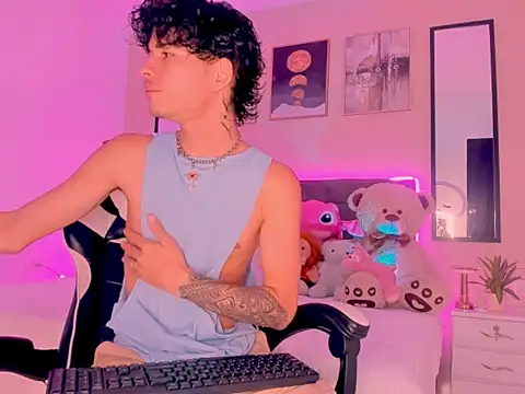 Snapshot of back_thomson chatting on February 25, 9:13 pm back thomson online show from February 25, 9:13 pm