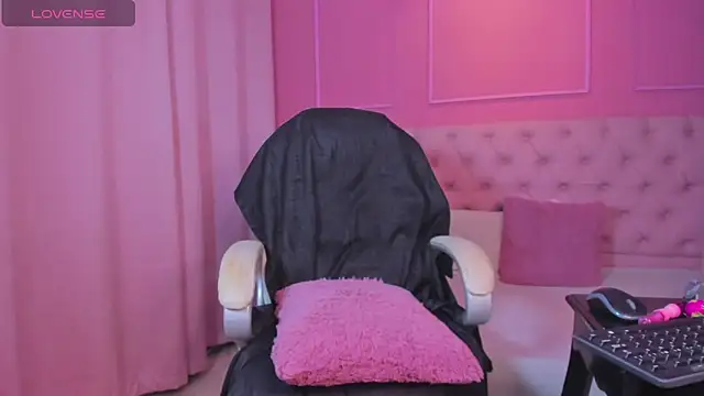 Snapshot of Jaddy_lol chatting on February 15, 8:35 am Jaddy lol online show from February 15, 8:35 am