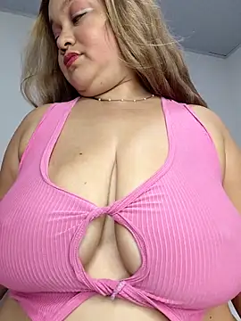 Snapshot of MMia_18 chatting on June 10, 8:57 am MMia 18 online show from June 10, 8:57 am