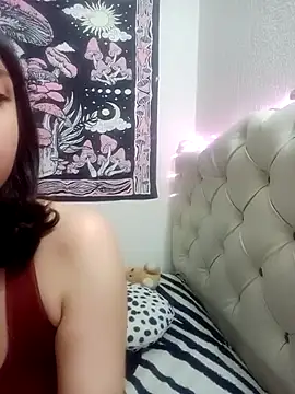 Snapshot of Lia_whitexxx chatting on April 19, 1:27 am Lia whitexxx online show from April 19, 1:27 am