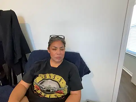 BettyWhispers online show from January 18, 6:01 pm