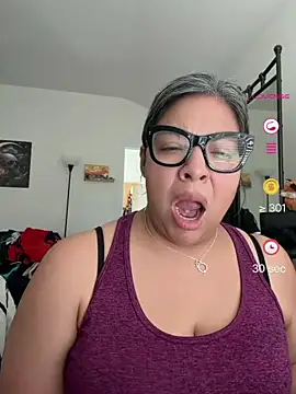 Snapshot of BettyWhispers chatting on June 19, 6:34 pm BettyWhispers online show from June 19, 6:34 pm
